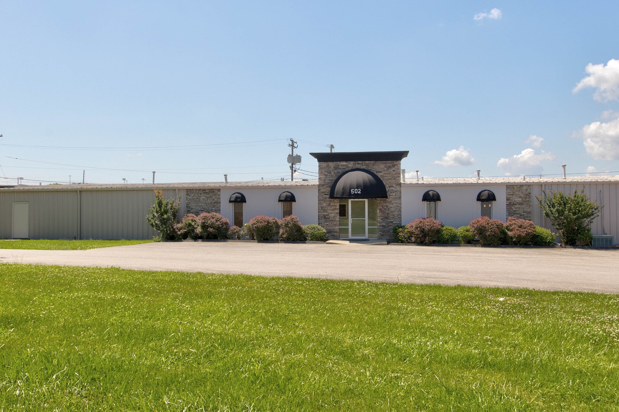 502 Wilmont Dr, Mount Sterling, KY for lease Interior Photo- Image 1 of 11