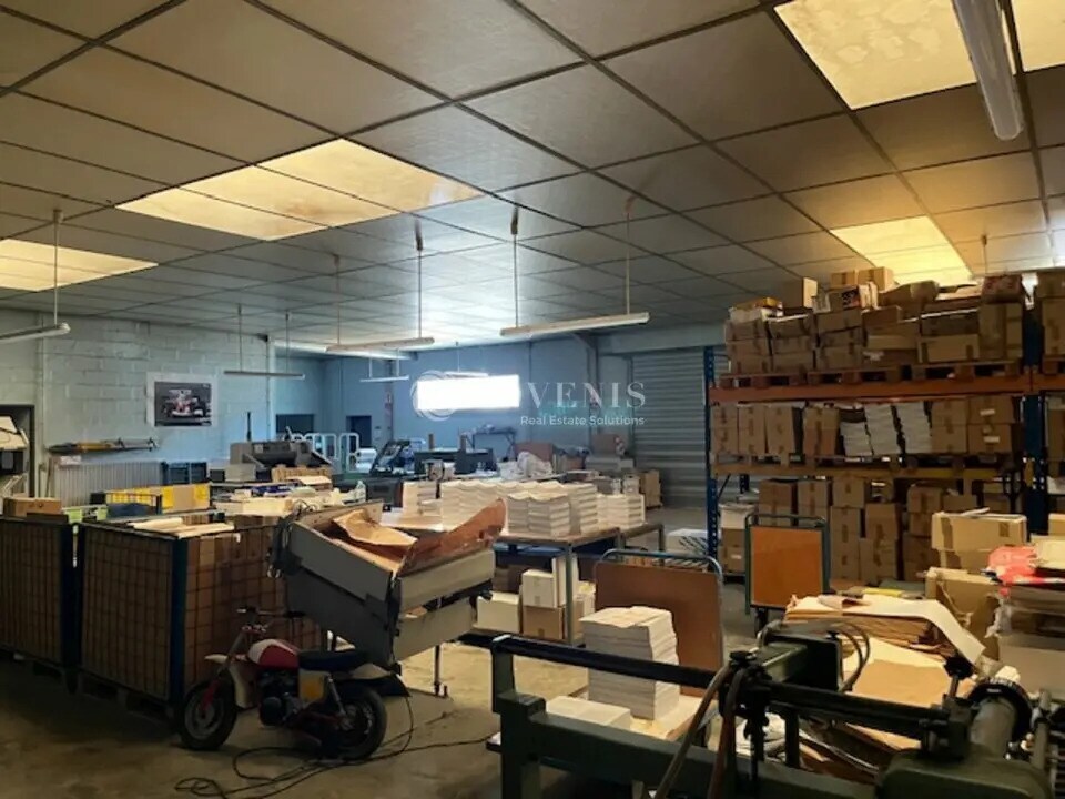 Flex in Joué-lès-Tours for lease Interior Photo- Image 1 of 13