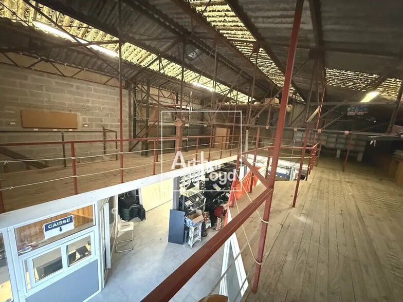 Flex in Esbly for lease - Interior Photo - Image 3 of 4