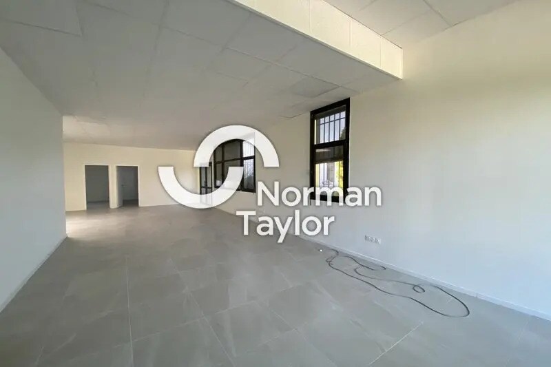 Office in Montpellier for lease Interior Photo- Image 1 of 10