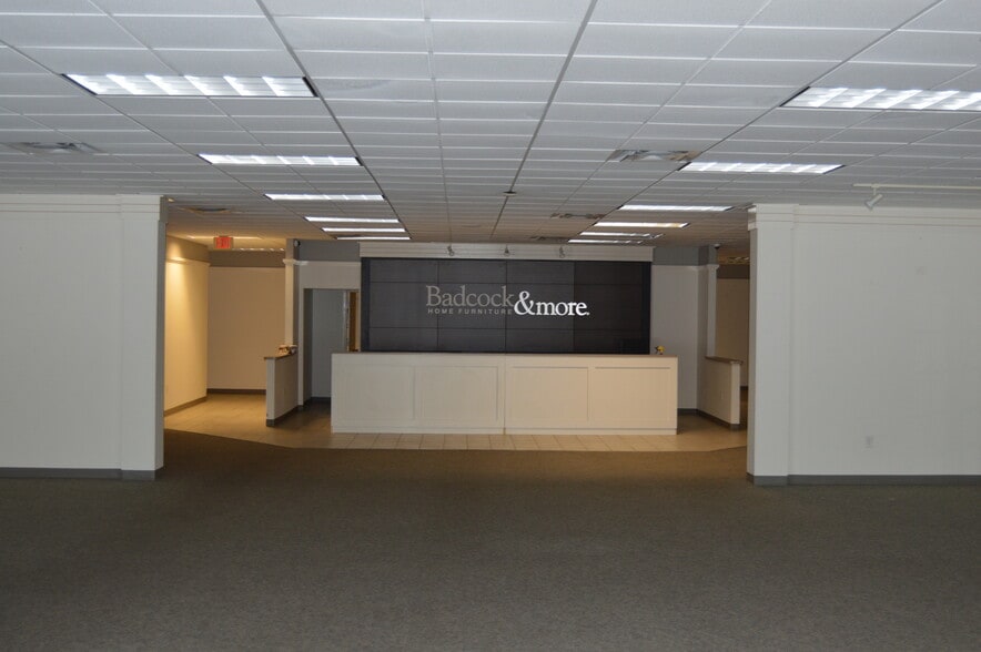 20319 E Pennsylvania Ave, Dunnellon, FL for sale - Interior Photo - Image 2 of 25