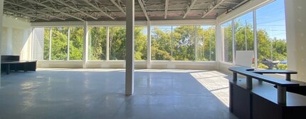 794 Boul Du Cure-Labelle, Blainville, QC for lease Interior Photo- Image 1 of 2