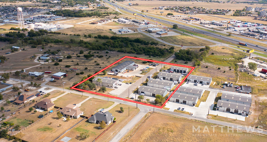 100 Don Currie Dr, Jarrell, TX for lease - Building Photo - Image 3 of 4