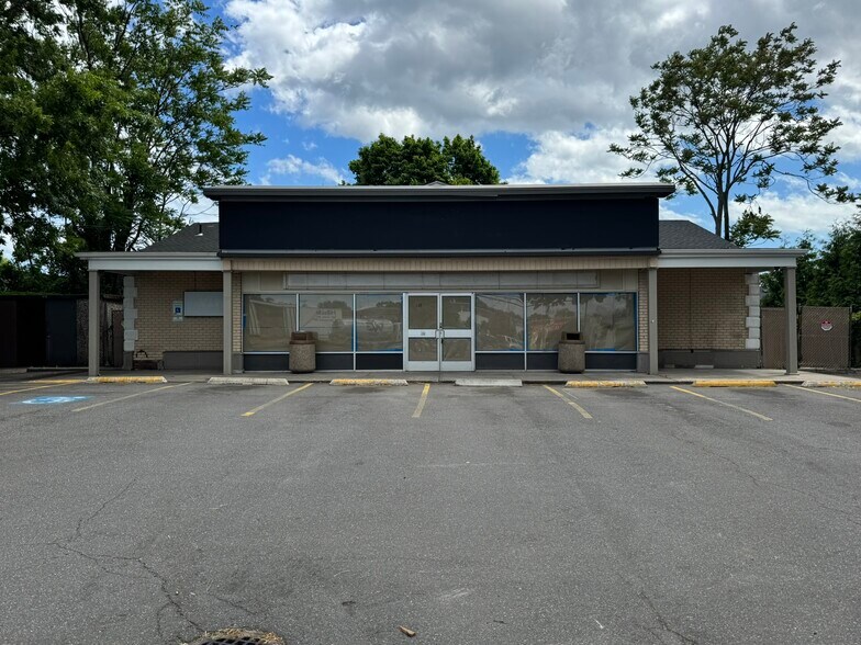 274 Bay Shore Rd, North Babylon, NY à louer - Photo du bâtiment - Image 2 de 4