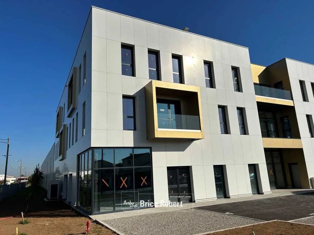 Flex in Décines-Charpieu for sale Building Photo- Image 1 of 7