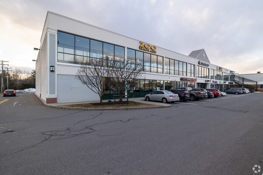 375-403 S Willow St, Manchester, NH à louer - Photo du bâtiment - Image 3 de 11