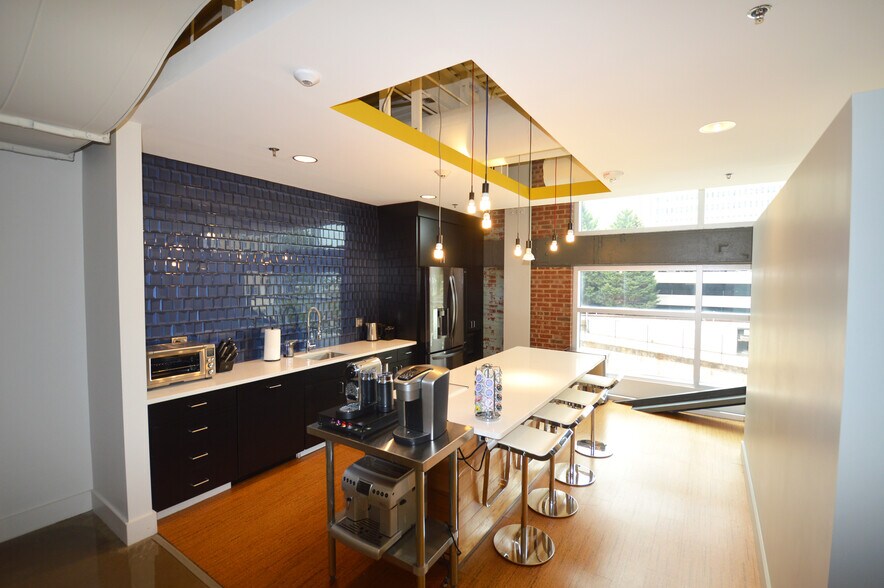 486 N Patterson Ave, Winston-Salem, NC à louer - Photo intérieure - Image 2 de 8