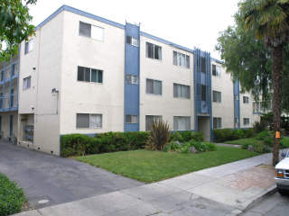 245 E Okeefe St, East Palo Alto, CA à vendre - Photo du bâtiment - Image 2 de 4