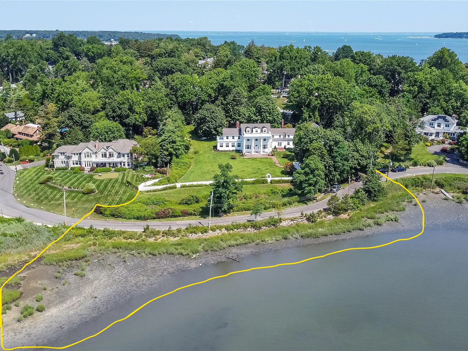 158 E Shore Rd, Halesite, NY à vendre Photo du bâtiment- Image 1 de 32