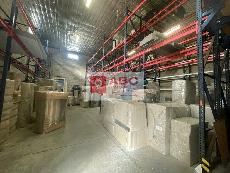 Flex in Castries for sale - Interior Photo - Image 2 of 4