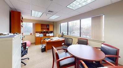 2080 Silas Deane Hwy, Rocky Hill, CT à louer Photo intérieure- Image 2 de 3