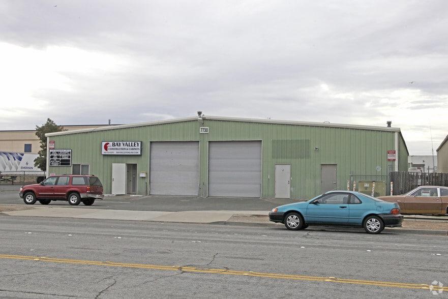 7730 Enterprise Dr, Newark, CA à louer - Photo du bâtiment - Image 1 de 3