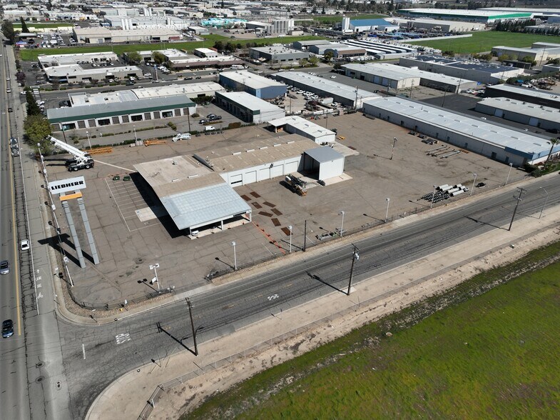 880 S Beckman Rd, Lodi, CA à vendre - Photo du bâtiment - Image 2 de 7