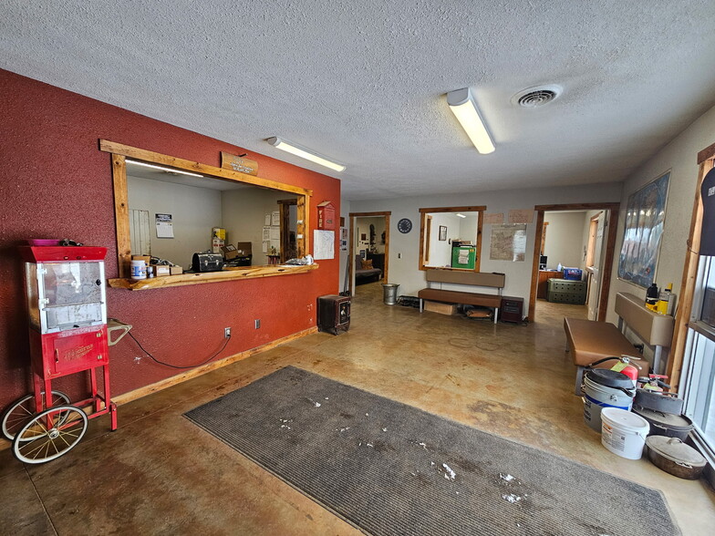 1117 2nd Ave, Bingham Lake, MN à vendre - Photo du bâtiment - Image 3 de 17