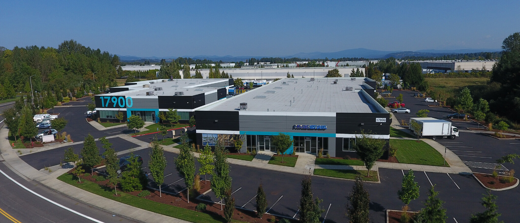 17900 NE Riverside Pkwy, Portland, OR for lease Building Photo- Image 1 of 5