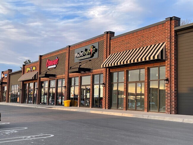 Plus de détails pour 575 Norwich Av, Woodstock, ON - Commerce de détail à louer