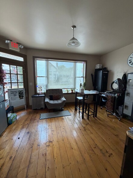 234 W Main St, Hummelstown, PA à vendre - Photo du bâtiment - Image 3 de 9