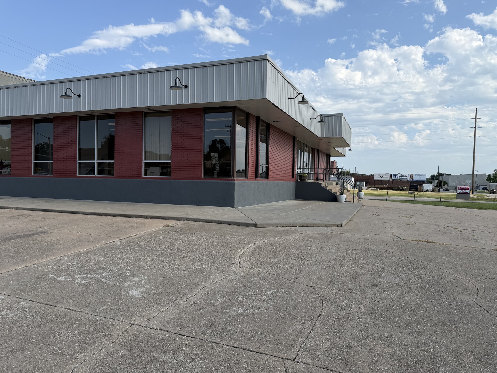 117 W 7th Ave, Augusta, KS for lease Building Photo- Image 1 of 17