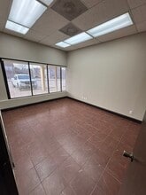 17630 Davenport Rd, Dallas, TX for lease Interior Photo- Image 2 of 9