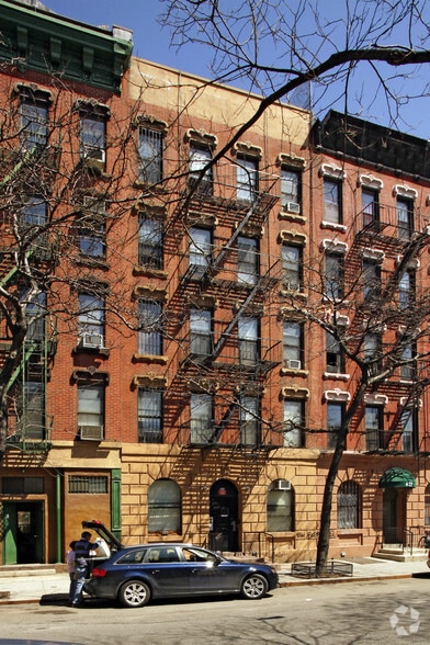 631 E Sixth St, New York, NY for sale - Building Photo - Image 2 of 3