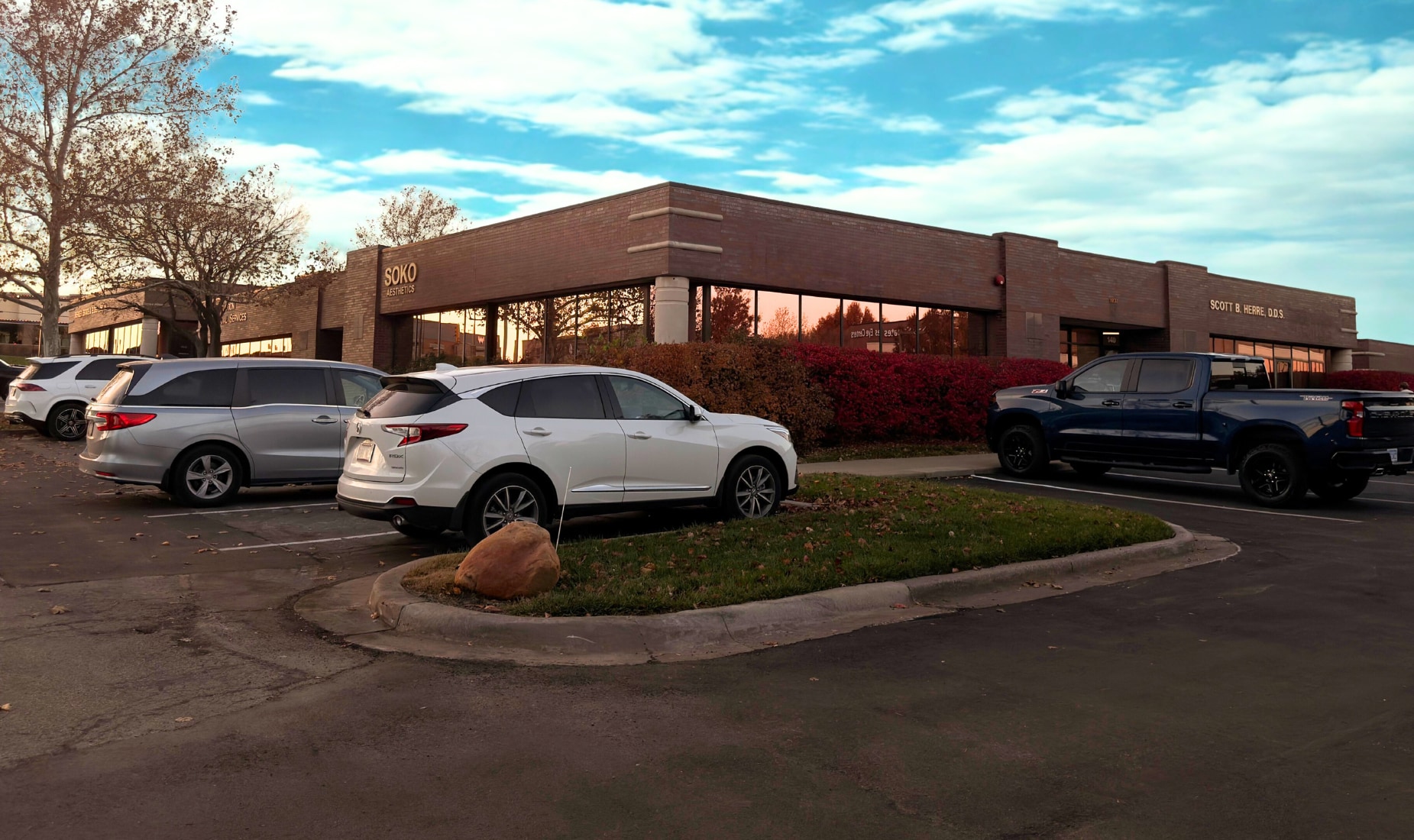 11237 Nall Ave, Leawood, KS for lease Primary Photo- Image 1 of 8