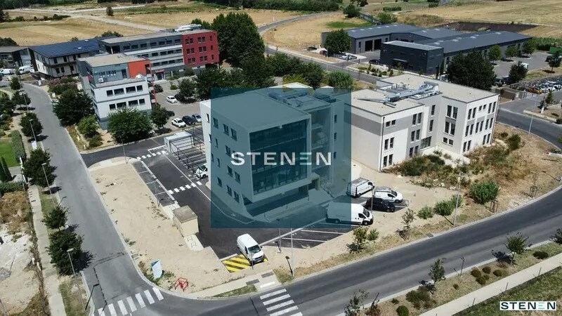 Office in Avignon for sale - Building Photo - Image 2 of 12