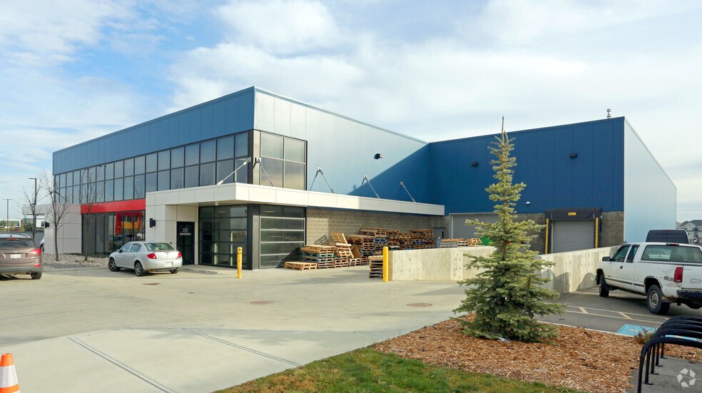 2355 90B St SW, Edmonton, AB for sale - Primary Photo - Image 1 of 1