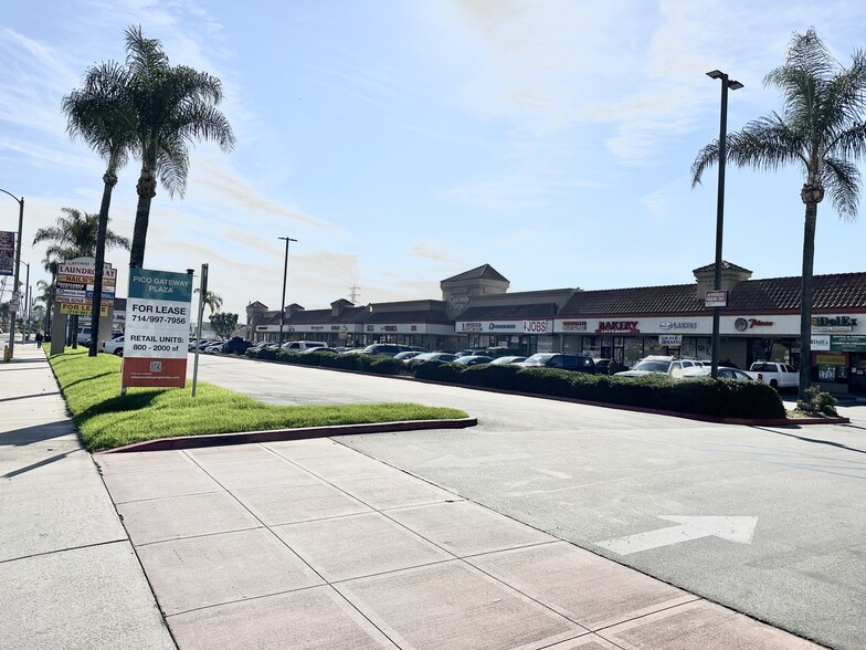 9432-9532 Whittier Blvd, Pico Rivera, CA for lease - Building Photo - Image 2 of 3