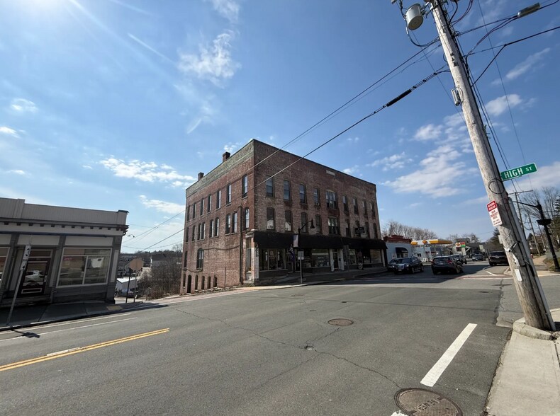 106 Main St, Spencer, MA à vendre - Photo du bâtiment - Image 2 de 4