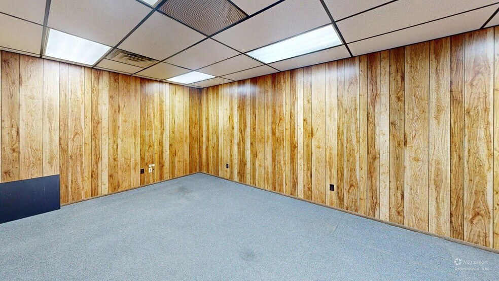 16335 Lima Rd, Huntertown, IN à louer - Photo du bâtiment - Image 2 de 6