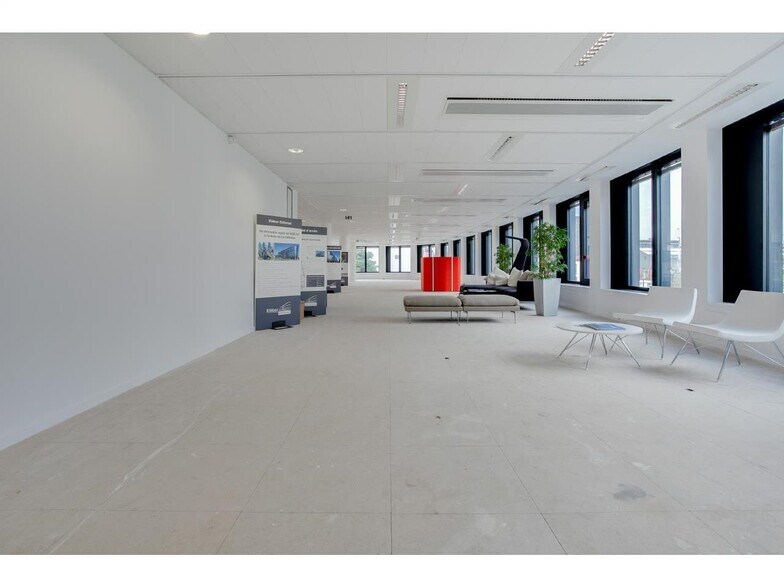 Bureau dans La Garenne-Colombes à louer - Photo intérieure - Image 2 de 9