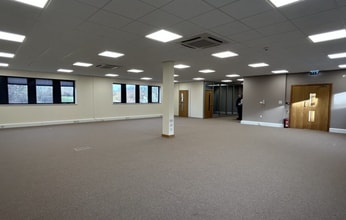 4 Silkwood Ct, Ossett for lease Interior Photo- Image 1 of 3