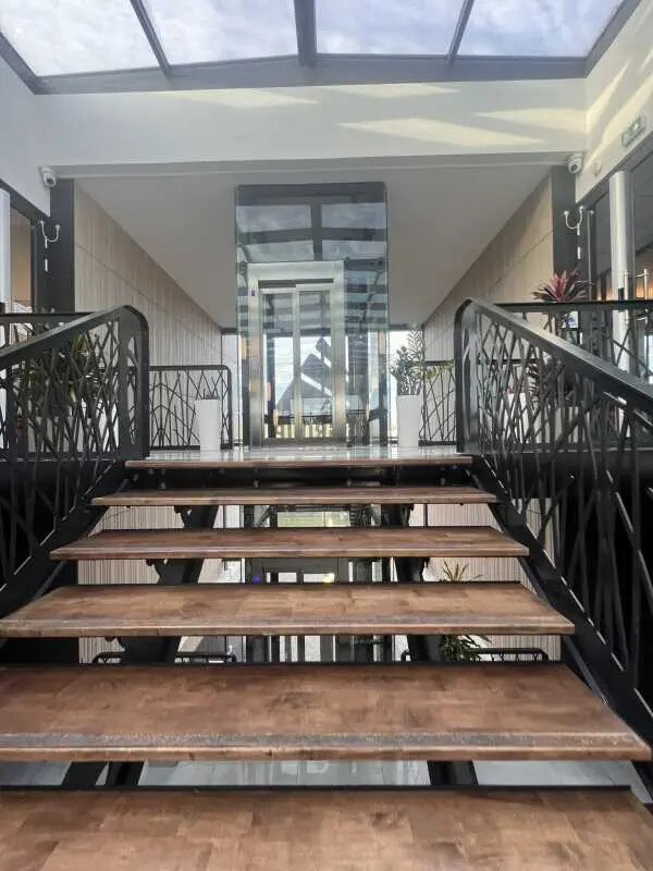 Office in Bussy-Saint-Martin for lease Lobby- Image 1 of 4