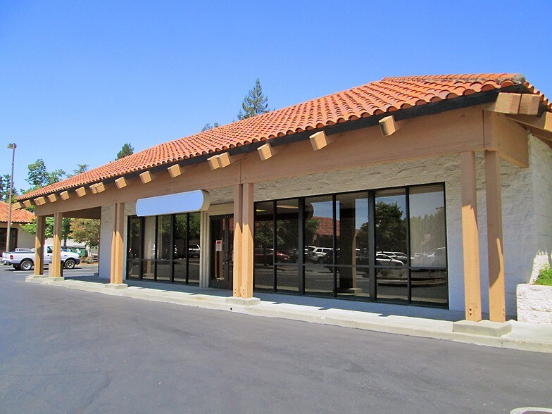 700 Gravenstein Hwy, Sebastopol, CA à louer - Photo du bâtiment - Image 3 de 4