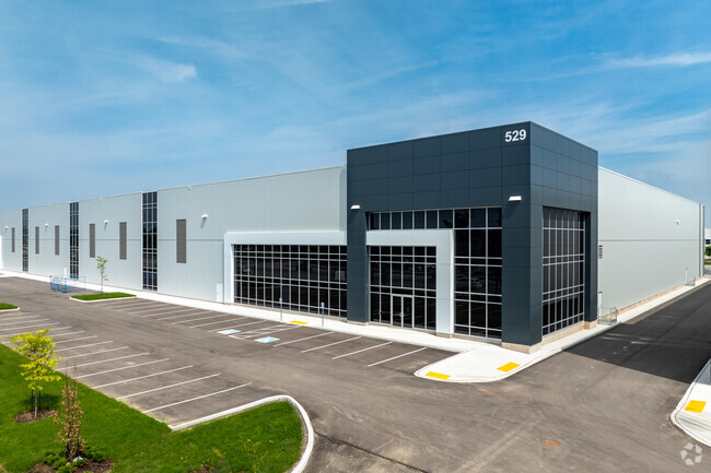 Plus de détails pour 529 Great Lakes Blvd, Oakville, ON - Industriel/Logistique à louer