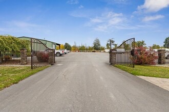 201 United Dr, Kalispell, MT à louer Photo intérieure- Image 1 de 10