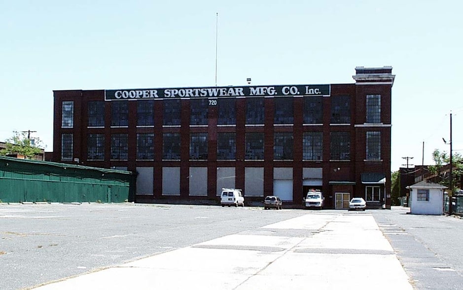 720 Frelinghuysen Ave, Newark, NJ for lease - Building Photo - Image 2 of 5