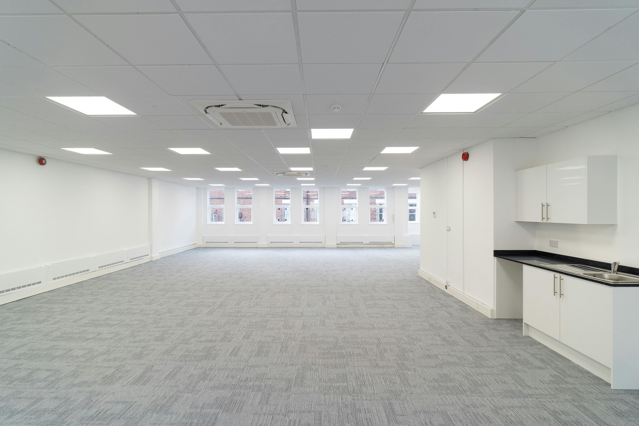 39 Queen St, Maidenhead for lease Building Photo- Image 1 of 10