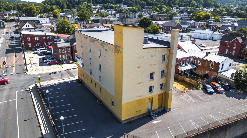 446 N Mechanic St, Cumberland, MD à vendre - Photo du bâtiment - Image 3 de 28