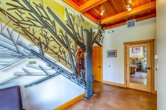 Plus de détails pour 818 Madison Ave N, Bainbridge Island, WA - Bureau à vendre