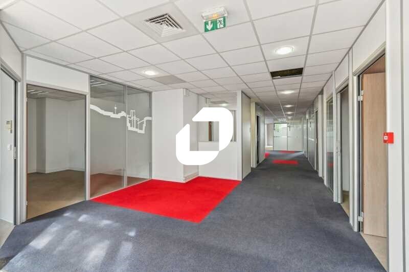 Bureau dans Courbevoie à vendre - Photo du bâtiment - Image 3 de 14