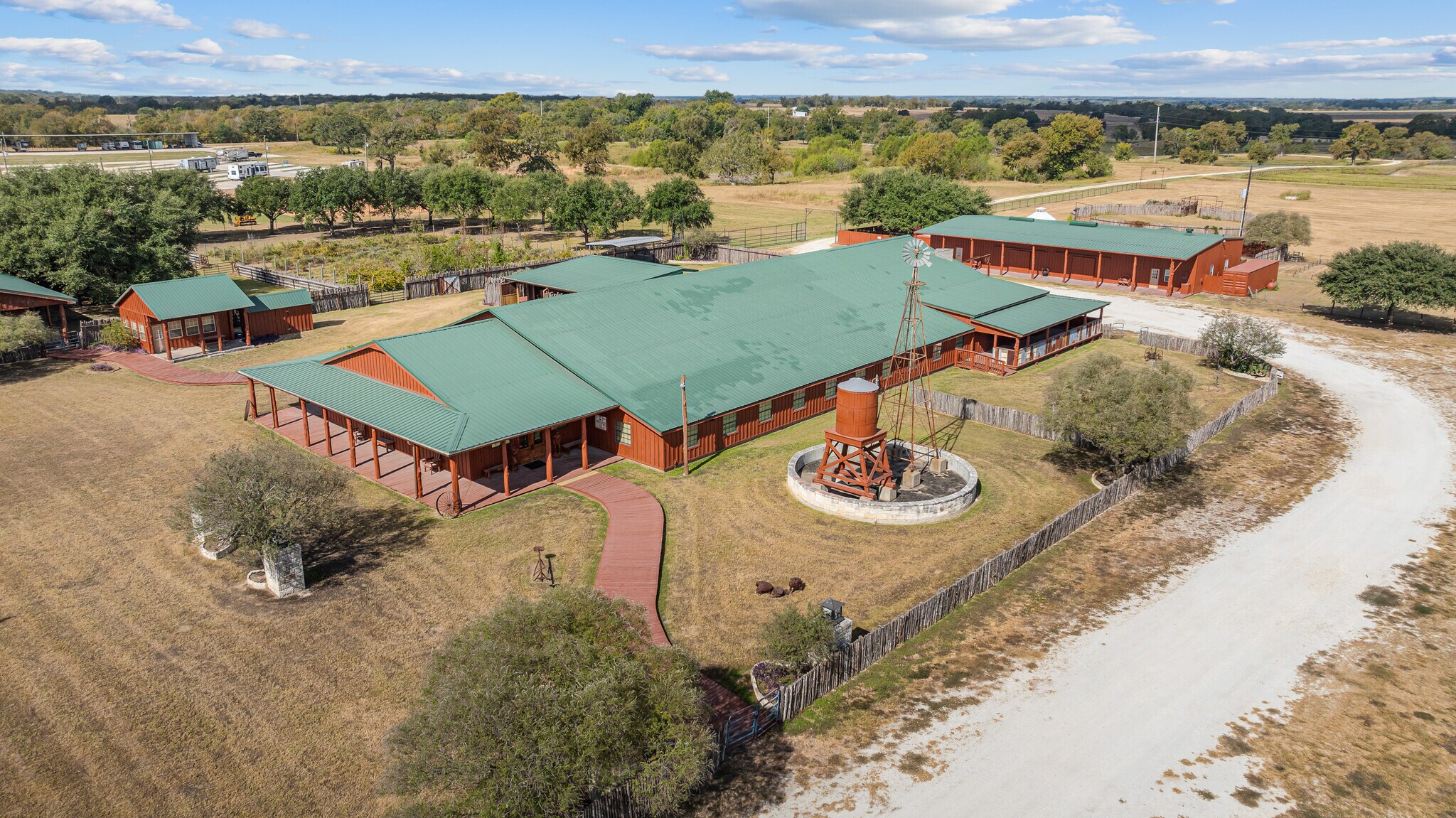 2692 Highway 105 W, Navasota, TX à vendre Photo du bâtiment- Image 1 de 127