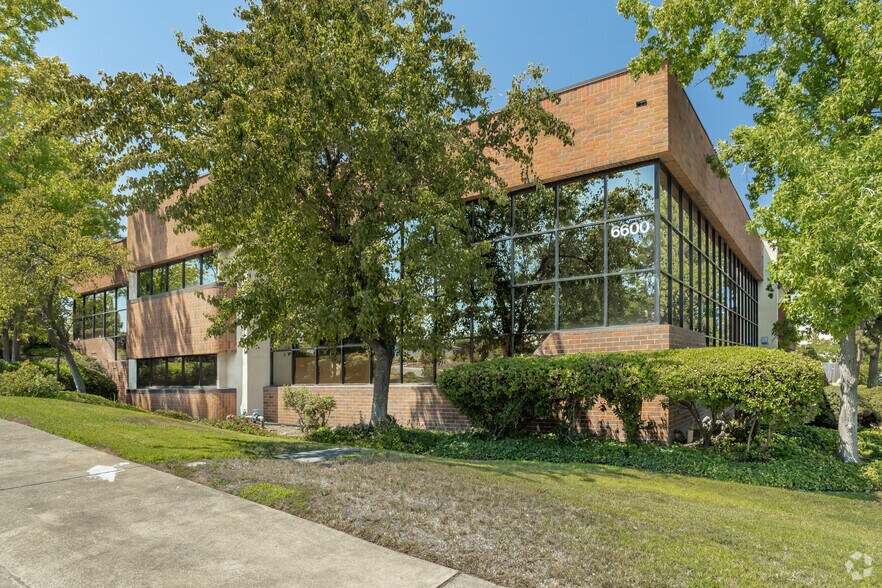 6600 Mercy Ct, Fair Oaks, CA à vendre - Photo du bâtiment - Image 1 de 21