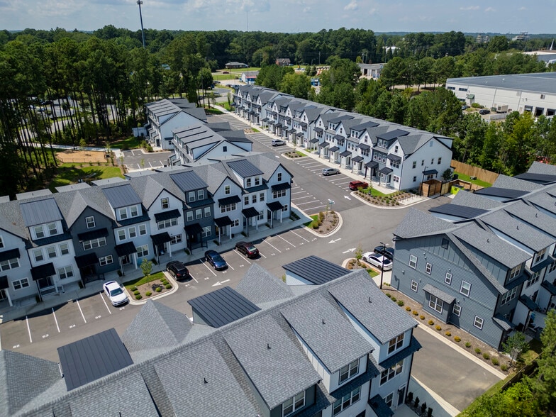 4820 Gossamer Ln, Raleigh, NC for sale - Primary Photo - Image 1 of 12
