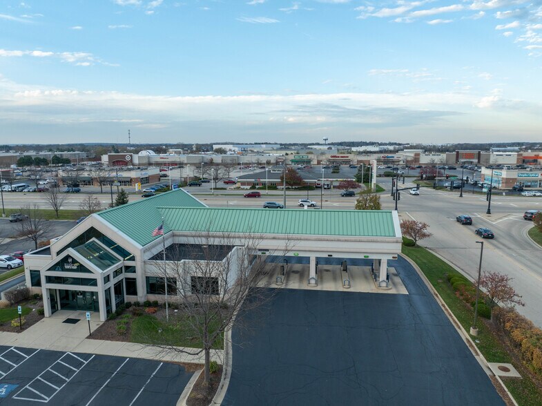 1515 W Lane Rd, Machesney Park, IL à louer - Photo du bâtiment - Image 2 de 5