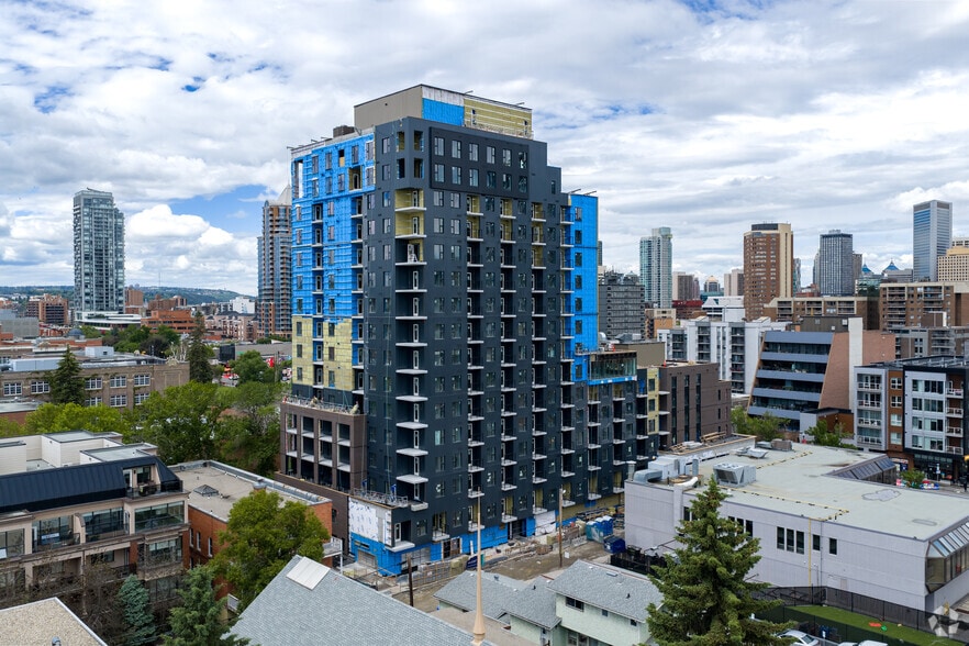 615 17 Ave SW, Calgary, AB à louer - Photo principale - Image 1 de 3