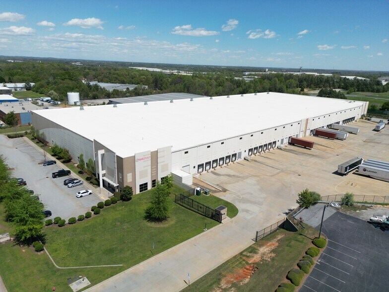 545 Brookshire Rd, Greer, SC à louer - Photo du bâtiment - Image 2 de 15