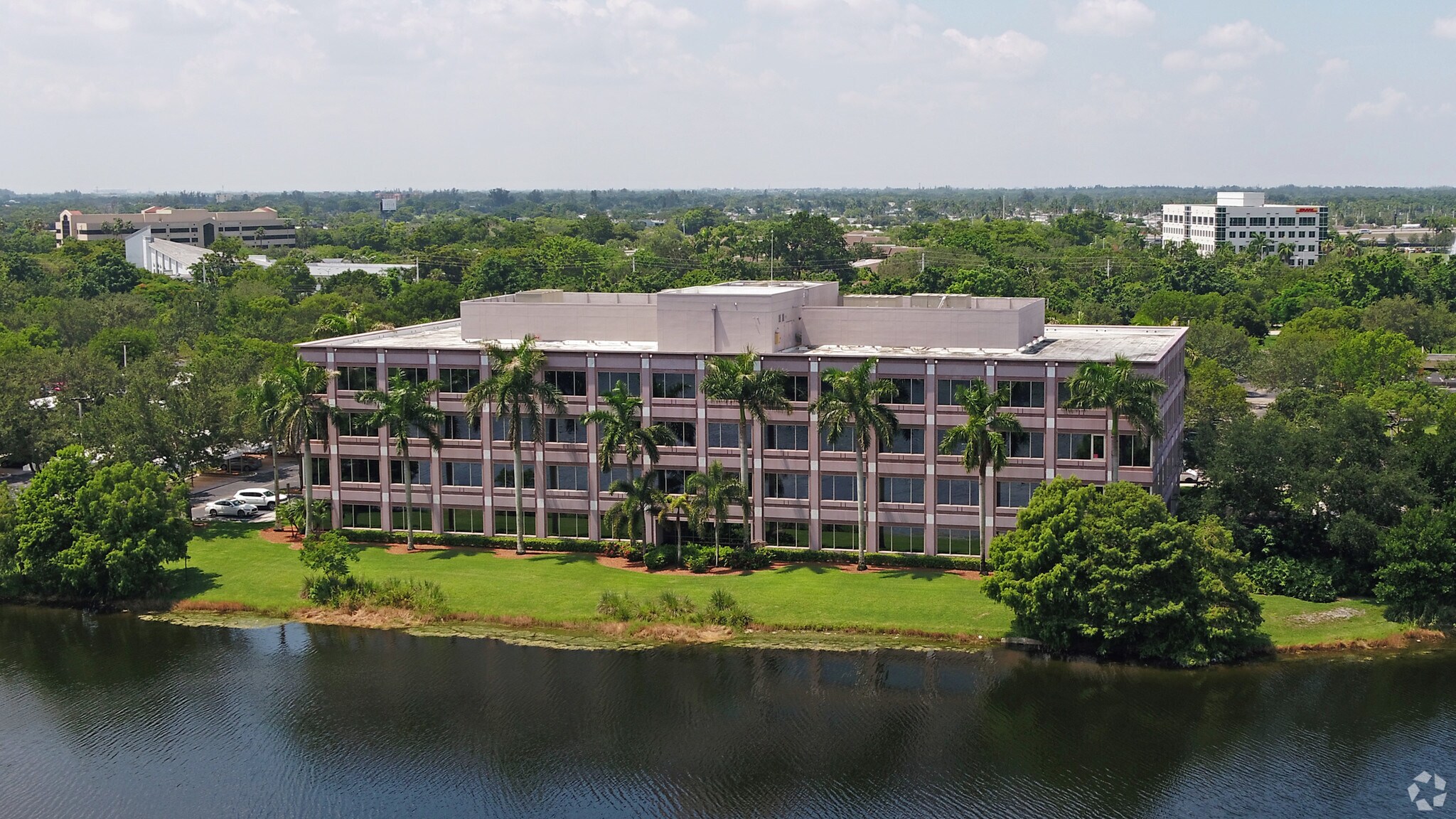 8201 Peters Rd, Plantation, FL à louer Photo du bâtiment- Image 1 de 10