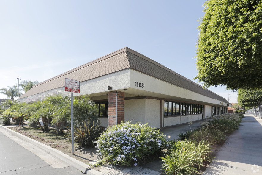 1108 E Katella Ave, Orange, CA for sale - Primary Photo - Image 1 of 1