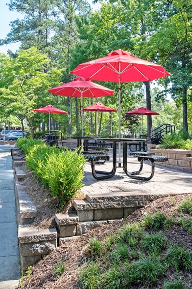 53 Perimeter Ctr E, Atlanta, GA à louer - Photo du bâtiment - Image 2 de 6